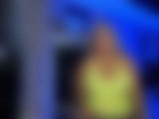 Live cam show with sarai_dupont - Granny on MyBangCams
