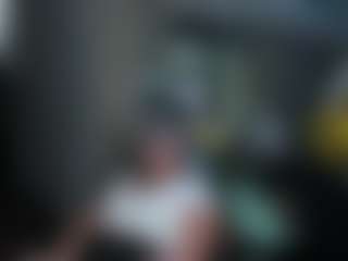 Live cam show with sarai_dupont - Interactivetoy Granny on Chatstar