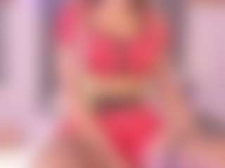 vega-16 MILF webcam performer live streaming