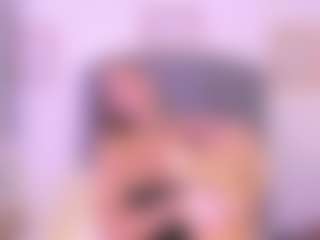 Live cam show with vega-16 - Ebony MILF on Hubzter Live