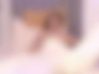 vega-16 MILF webcam performer live streaming