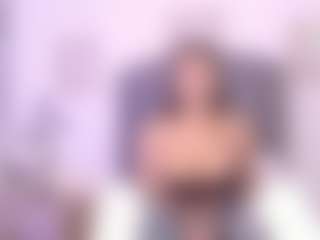 vega-16 MILF webcam performer live streaming