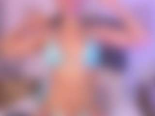 vega-16 MILF webcam performer live streaming