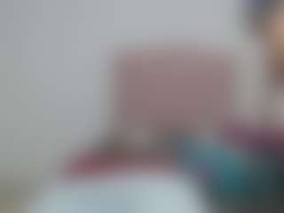 Live cam show with SWEETTLATINA - Middle Aged on 1on1-livenow