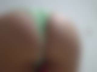 SWEETTLATINA MILF webcam performer live streaming