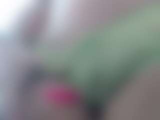 SWEETTLATINA's Live Sex Cam Show