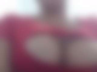 Live cam show with SWEETTLATINA - Middle Aged on LiveSexCams6