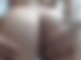 Live cam show with SWEETTLATINA - Spy Mature on Camsoda