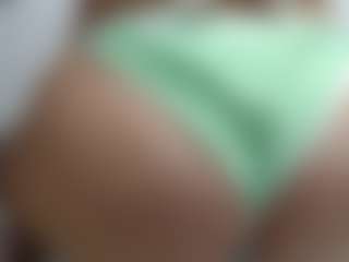 SWEETTLATINA's Live Sex Cam Show