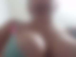 Live cam show with SWEETTLATINA - Tease Mature on Camsoda