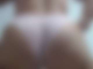 SWEETTLATINA MILF webcam performer live streaming
