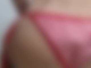 Live cam show with SWEETTLATINA - Spank Mature on Gym Cam Girls