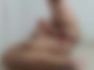 SWEETTLATINA MILF webcam performer live streaming