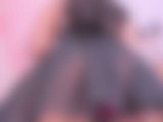 Live cam show with Aprilalen - Black Petite on Camsoda Late Night