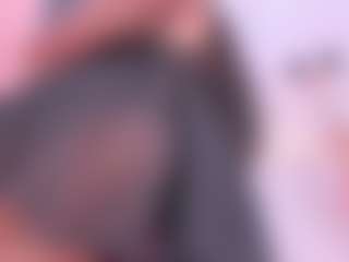 Live cam show with Aprilalen - Ebony Petite on fapnchat