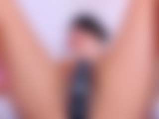 Live cam show with Aprilalen - Black Petite on madthumbs