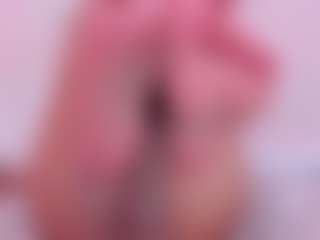 Live cam show with Aprilalen - Ebony Petite on Camsoda | colombia