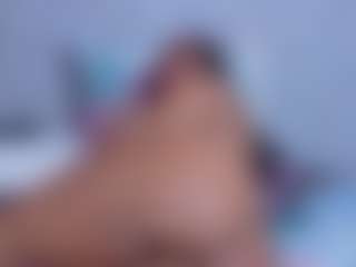 Live cam show with nia-evans - Middle Aged on CamwithHer