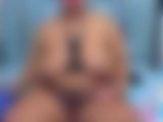 Live cam show with nia-evans - Moaning on CamClone