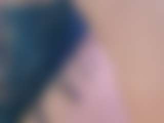 Live cam show with nia-evans - Mature on live18s.com