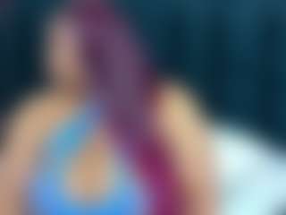 Live cam show with nia-evans - Mature on CamSodaAdn