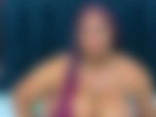 Live cam show with nia-evans - Middle Aged on Camsoda