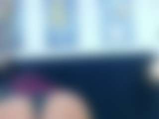 Live cam show with nia-evans - Moaning on Latina Girls