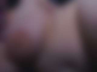 looking4love6969's Live Sex Cam Show