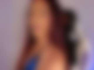 Spettacolo in cam dal vivo con Violet - Dominican su Camsoda