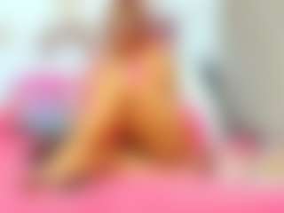 AnahiRoberts MILF webcam performer live streaming