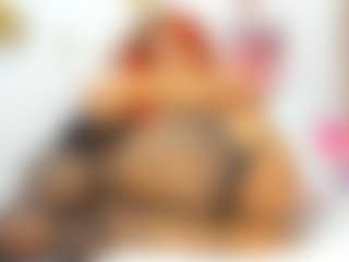 AnahiRoberts MILF webcam performer live streaming