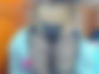 AnahiRoberts MILF webcam performer live streaming