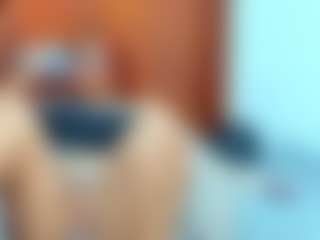 AnahiRoberts MILF webcam performer live streaming