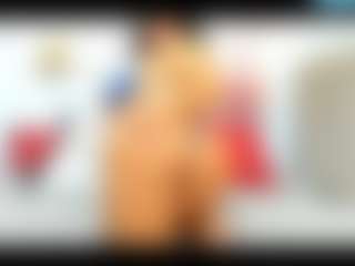 AnahiRoberts MILF webcam performer live streaming
