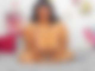 AnahiRoberts MILF webcam performer live streaming