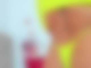Live cam show with AnahiRoberts - Living Room on Big Tits