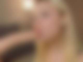 Live cam show with Liza - Average on Camsoda