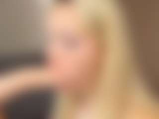 Live cam show with Liza - Blonde Hair on AdultVida.com