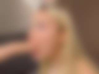 Live cam show with Liza - Petite on livesuperchat.net