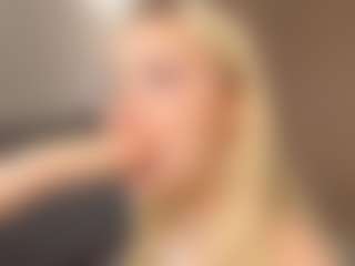 Live cam show with Liza - Young Adult on luckytryst.com