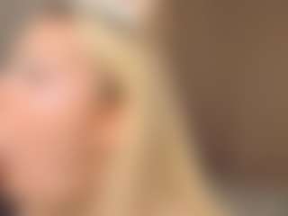 Live cam show with Liza - Blowjob on Fit Hotties
