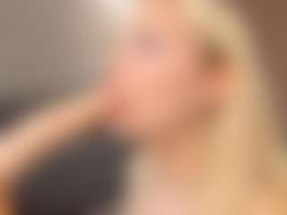 Live cam show with Liza - Blonde Hair on CamSodaAdn