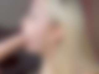 Live cam show with Liza - Moaning on Camsoda