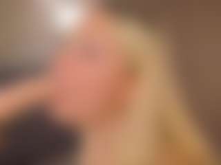 Live cam show with Liza - Strip Blonde Hair on realtime-chat