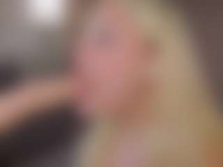 Live cam show with Liza - Blonde Hair Teen (18+) on Camming Site