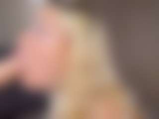 Live cam show with Liza - Blonde Hair Teen (18+) on AdultVida.com