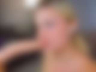 Live cam show with Liza - Moaning on CamClone