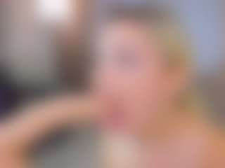 Live cam show with Liza - Young Adult on StripNow