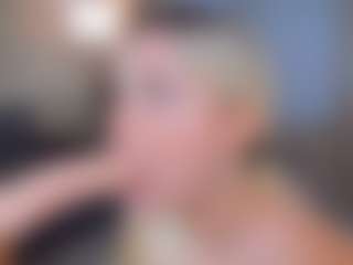 Live cam show with Liza - Blonde Hair on Chatstar