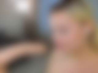 Live cam show with Liza - Teen (18+) on CamClone